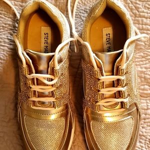 Steve Madden sneakers 1.75 heel rose gold monochromatic color size 6.5